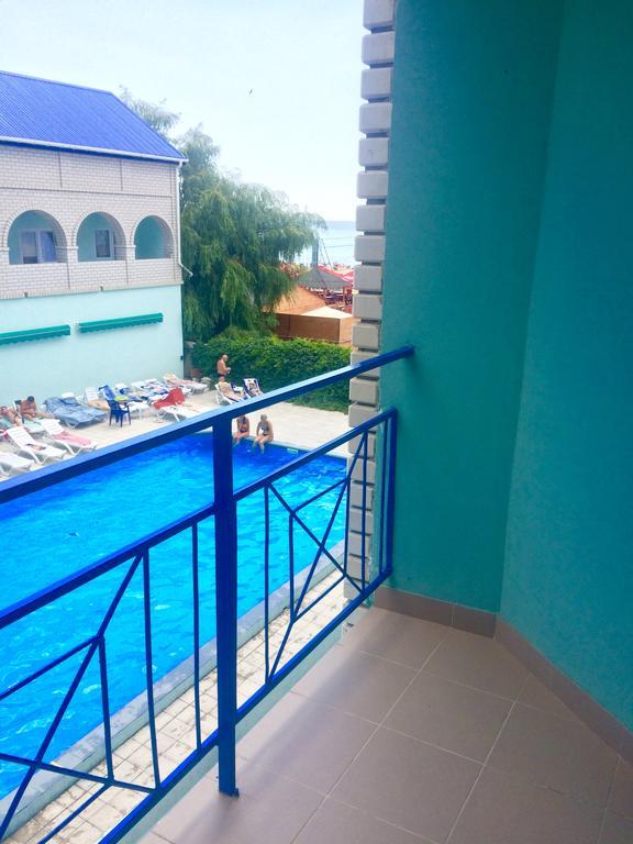 Dolce Vita Resort Hotel Zaliznyy Port Exterior photo
