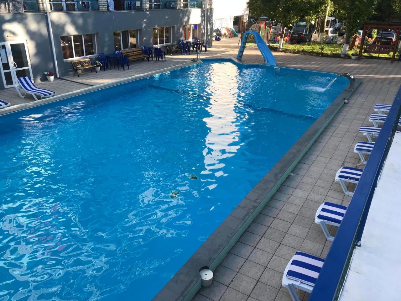 Dolce Vita Resort Hotel Zaliznyy Port Exterior photo